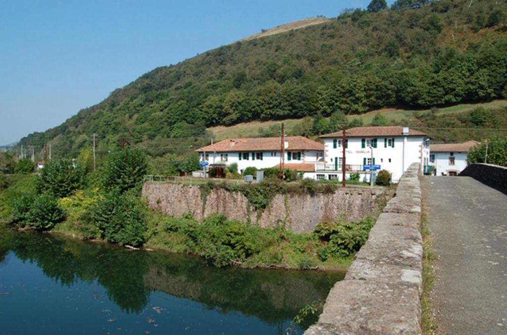 Hotel Restaurant Noblia Bidarray Kültér fotó